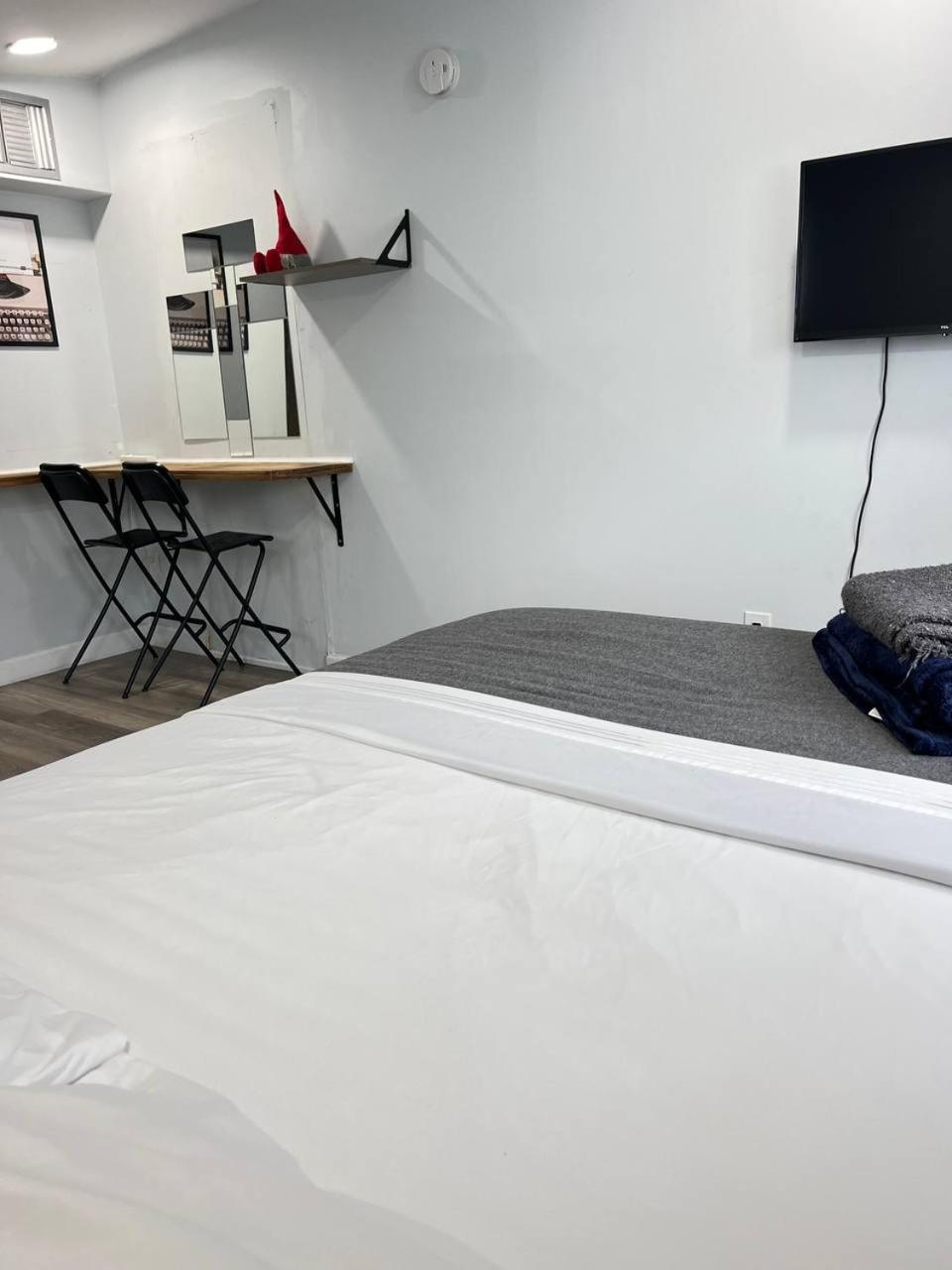 Apartamento Work, Rest And Play: Wifi, Tv And Backyard Bliss North Miami Beach Exterior foto